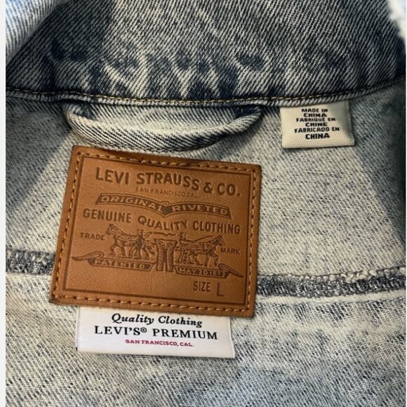NWOT Levi’s 90s Trucker Jacket – Two-Tone Denim, Distressed - Picture 5 of 10